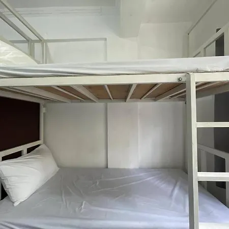 Lawton Residences Studio Room 2I - 4 Pax