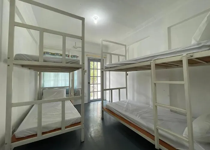 Lawton Residences 2i - 4 Pax Manila